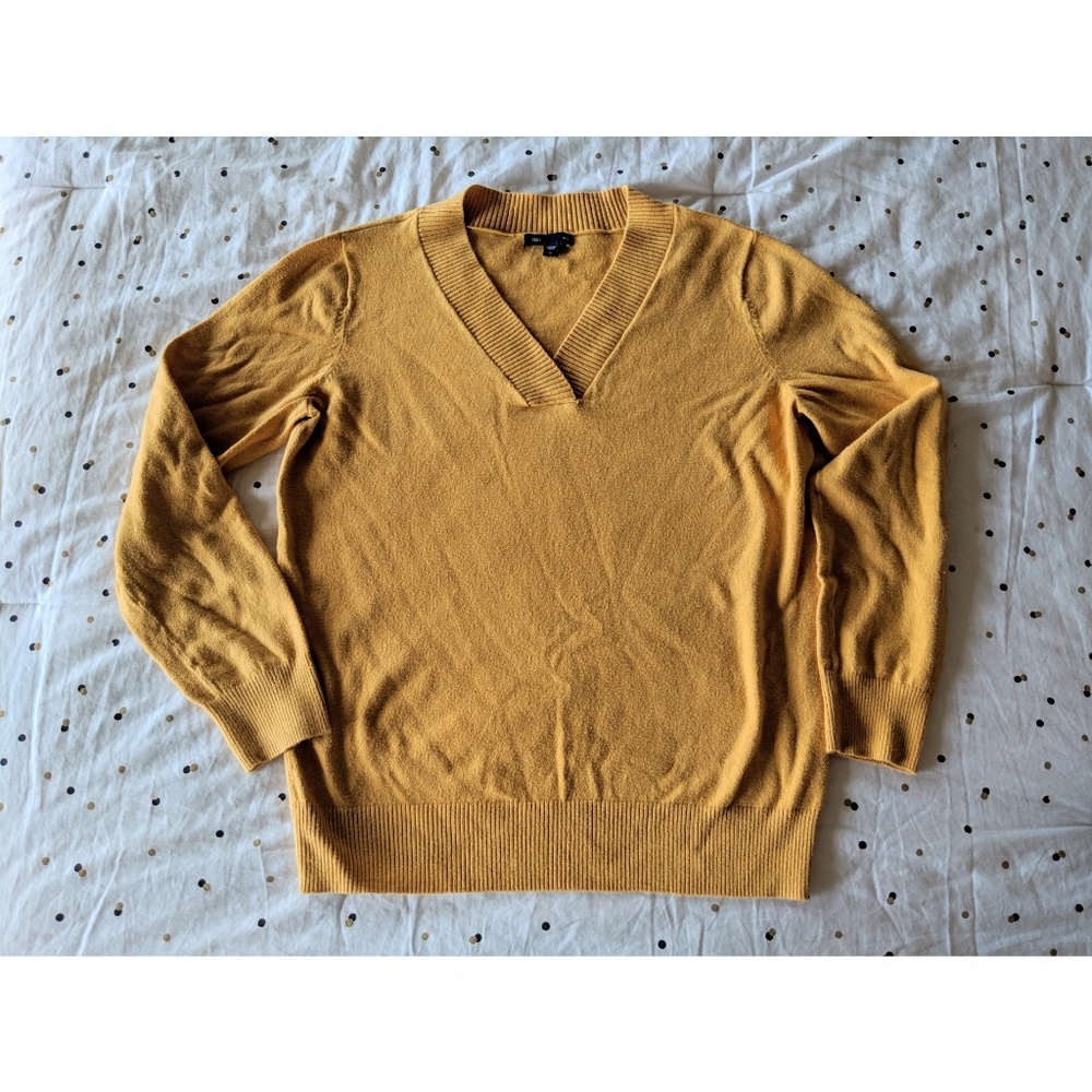 Gap V-Neck Sweater (Yellow/Gold/Mustard)